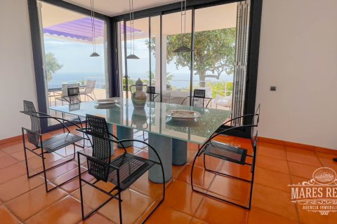 Купить виллу в Бланес, Испания с 7 спален, 505м², № 977 - фото 5