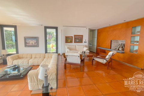 Купить виллу в Бланес, Испания с 7 спален, 505м², № 977 - фото 8