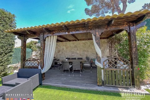 Купить виллу в Кондадо-дель-Харуко, Испания с 4 спальни, 415м², № 979 - фото 2