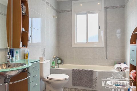 Купить виллу в Льорет-де-Мар, Испания с 4 спальни, 280м², № 978 - фото 6