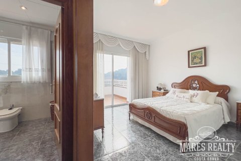 Купить виллу в Льорет-де-Мар, Испания с 4 спальни, 280м², № 978 - фото 7