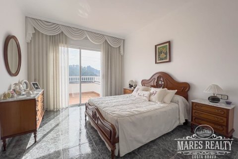 Купить виллу в Льорет-де-Мар, Испания с 4 спальни, 280м², № 978 - фото 12