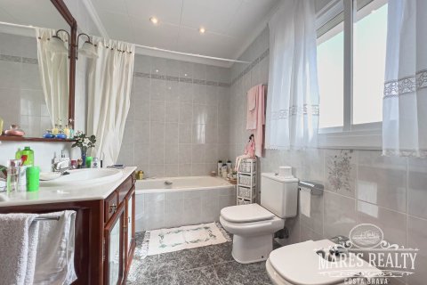 Купить виллу в Льорет-де-Мар, Испания с 4 спальни, 280м², № 978 - фото 10