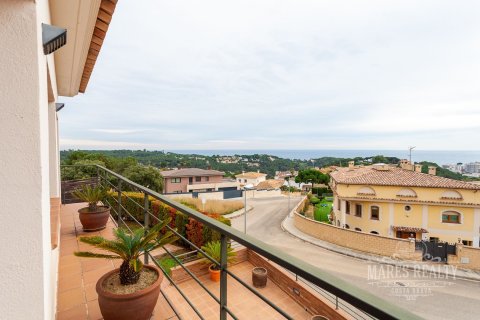 Купить виллу в Льорет-де-Мар, Испания с 3 спальни, 377м², № 980 - фото 17