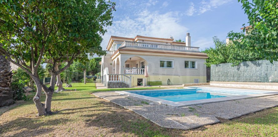 Вилла с 8 спальнями в Льорет-де-Мар, Герона, Каталония, Испания № 976