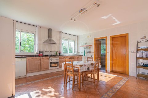 Купить виллу в Льорет-де-Мар, Испания с 8 спален, 464м², № 976 - фото 4