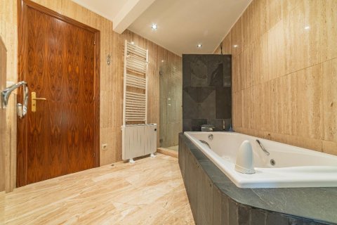Купить дом в Аренис де Мунт, Испания с 6 комнат, 640м², № 7661 - фото 21