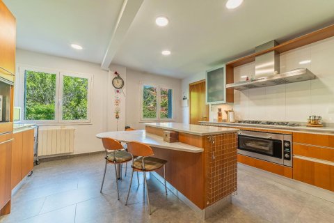 Купить дом в Аренис де Мунт, Испания с 6 комнат, 640м², № 7661 - фото 12