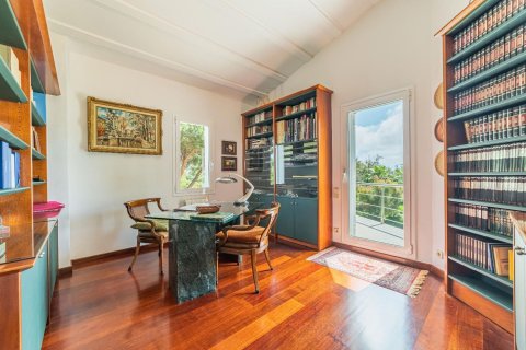 Купить дом в Аренис де Мунт, Испания с 6 комнат, 640м², № 7661 - фото 28