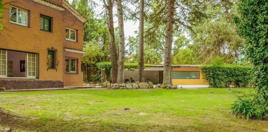 Дом с 12 спальнями в Барселоне, Каталония, Испания № 7662