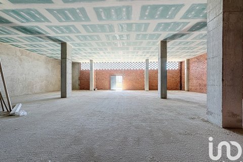 Коммерческая недвижимость с 1 спальней в Бадалоне, Барселона, Каталония, Испания № 5030