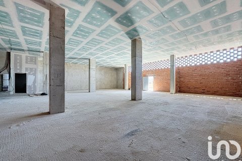 1 bedroom commercial property for sale in Badalona, Barcelona, Catalonia, Spain № 5030 - photo 3