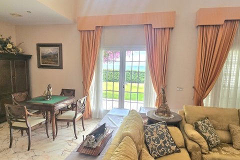 Купить дом в Л'Аметлья-де-Мар, Испания с 5 спален, 485м², № 5036 - фото 4