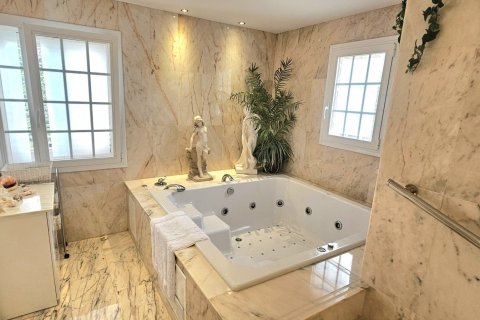 Купить дом в Л'Аметлья-де-Мар, Испания с 5 спален, 485м², № 5036 - фото 20