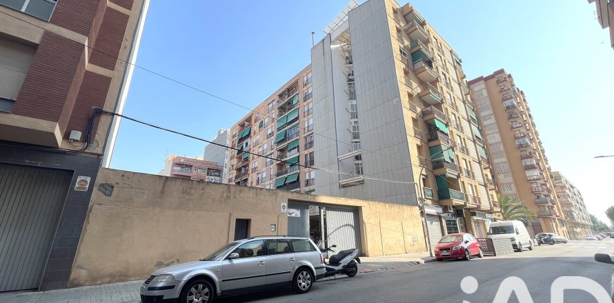 Земельный участок 1064м² в Сабаделе, Барселона, Каталония, Испания № 4619