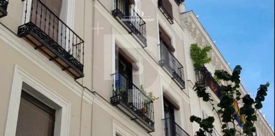 281 sq.m. commercial property for sale in Sants-Montjuic, Barcelona, Catalonia, Spain № 5165