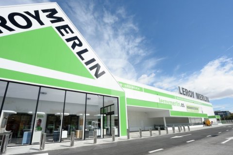 2708 sq.m. commercial property for sale in Barcelona, Catalonia, Spain № 5161