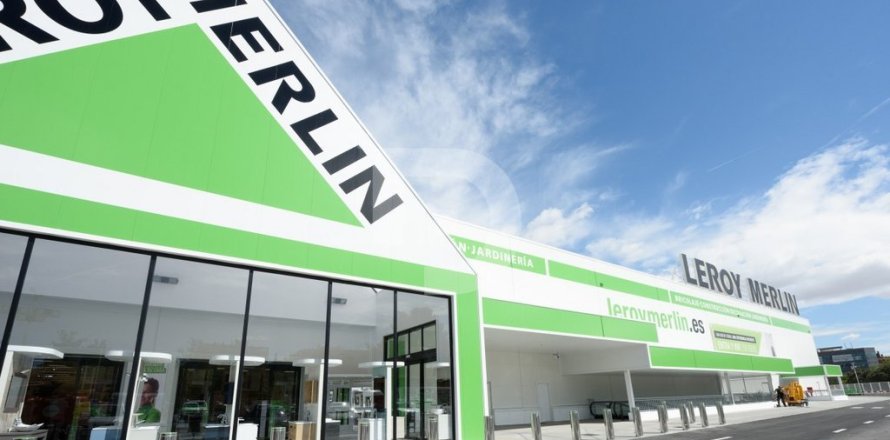 2708 sq.m. commercial property for sale in Barcelona, Catalonia, Spain № 5161