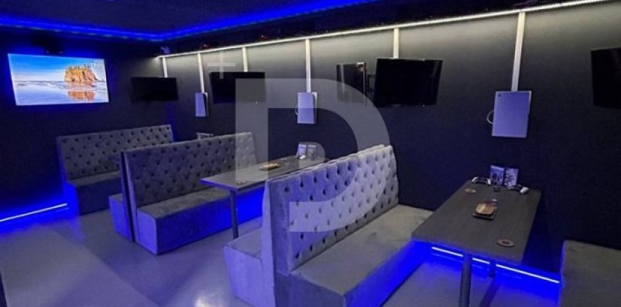 425 sq.m. commercial property for sale in Les Corts (L'escala), Girona, Catalonia, Spain № 5162