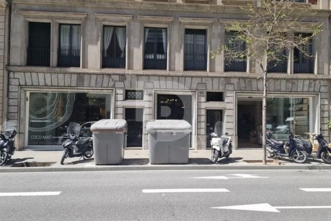 1016 sq.m. commercial property for sale in Barcelona, Catalonia, Spain № 5164 - photo 9