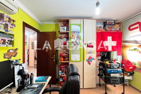 Купить квартиру в Бадалона, Испания с 3 спальни, 126м², № 2176 - фото 15