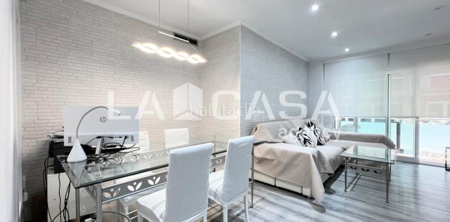 Квартира с 4 спальнями в Бадалоне, Барселона, Каталония, Испания № 2169