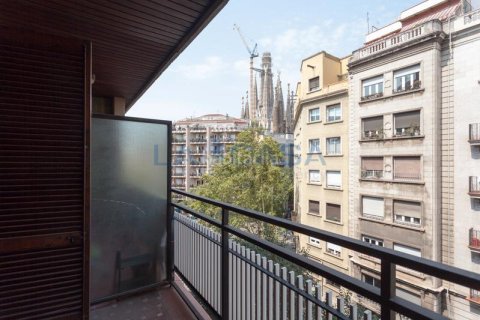 Квартира с 4 спальнями в Эшампле, Барселона, Каталония, Испания № 2172