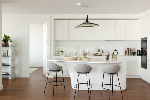 Купить квартиру в Барселона, Испания с 2 комнаты, 87м², № 1055 - фото 9