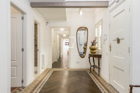 4 chambres apartment à vendre à Barcelona, Catalonia, Spain № 4044 - photo 15