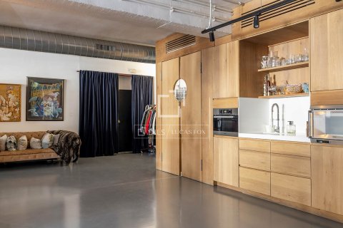 Apartamento de 4 dormitorios en venta en Barcelona, Cataluña, Spain № 4042 - foto 15