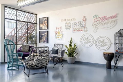 Apartamento de 4 dormitorios en venta en Barcelona, Cataluña, Spain № 4042 - foto 8