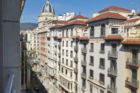 Apartamento de 3 dormitorios en venta en Barcelona, Cataluña, Spain № 6560 - foto 9