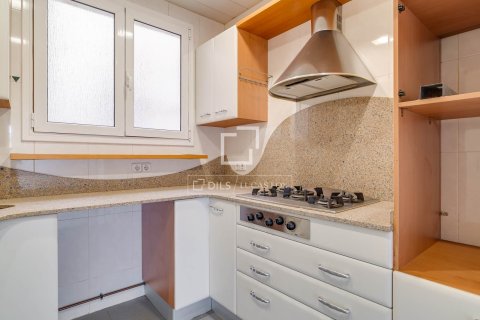 Apartamento de 3 dormitorios en venta en Barcelona, Cataluña, Spain № 6560 - foto 14