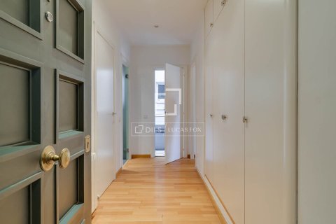 Apartamento de 3 dormitorios en venta en Barcelona, Cataluña, Spain № 6560 - foto 7