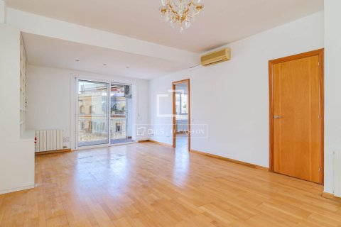 Apartamento de 3 dormitorios en venta en Barcelona, Cataluña, Spain № 6560 - foto 29