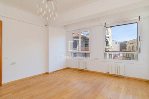 Apartamento de 3 dormitorios en venta en Barcelona, Cataluña, Spain № 6560 - foto 22