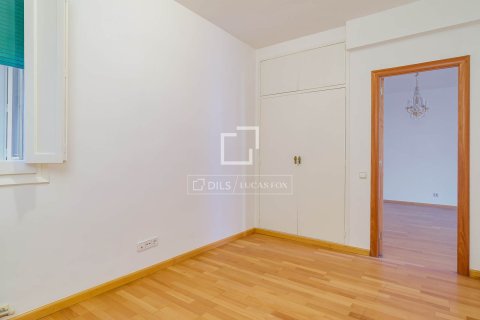 Apartamento de 3 dormitorios en venta en Barcelona, Cataluña, Spain № 6560 - foto 17