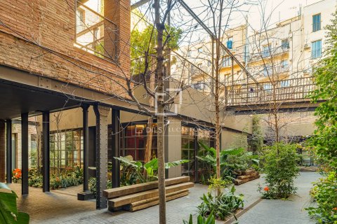 Купить квартиру в Барселона, Испания с 1 спальня, 65м², № 6562 - фото 9