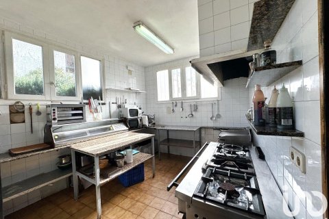 164 sq.m. commercial property for sale in Miami Platja, Tarragona, Catalonia, Spain № 4975 - photo 23