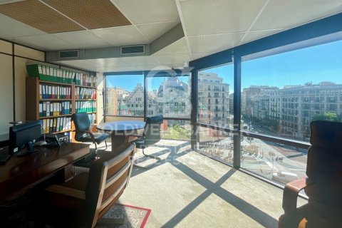 Купить офис в Эшампле, Испания студия, 253м², № 2494 - фото 10