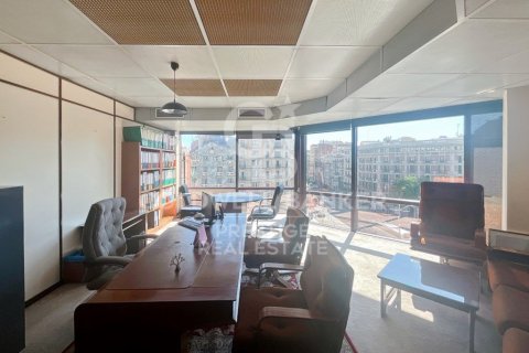 Купить офис в Эшампле, Испания студия, 253м², № 2494 - фото 2