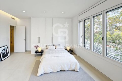 Купить квартиру в Барселона, Испания с 4 спальни, 224м², № 2495 - фото 5