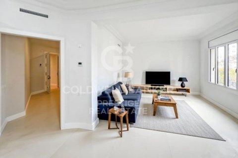 Квартира с 4 спальнями в Барселоне, Каталония, Испания № 2495