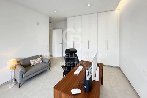 Купить квартиру в Барселона, Испания с 4 спальни, 224м², № 2495 - фото 6