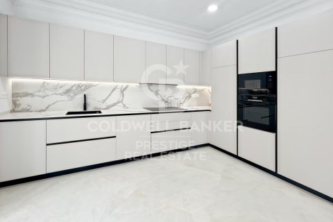 Купить квартиру в Барселона, Испания с 4 спальни, 224м², № 2495 - фото 10