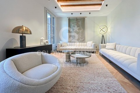 Купить квартиру в Эшампле, Испания с 4 спальни, 191м², № 2493 - фото 2