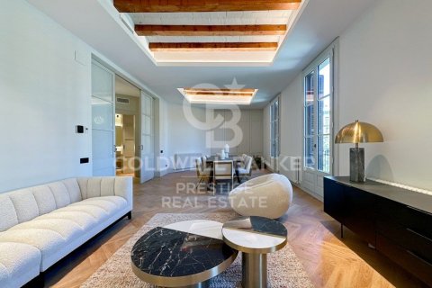 Квартира с 4 спальнями в Эшампле, Барселона, Каталония, Испания № 2493