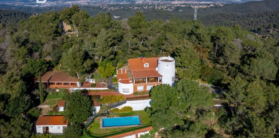 Дом с 6 спальнями в Вальвидрере, Барселона, Каталония, Испания № 2499