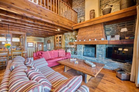 Купить таунхаус в Герона, Испания с 4 спальни, 200м², № 2496 - фото 21