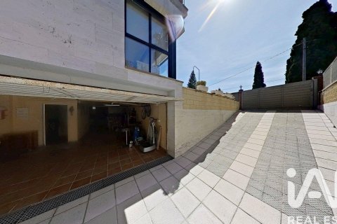 Сasa de 5 dormitorios en venta en Calafell, Tarragona, Cataluña, Spain № 7478 - foto 8